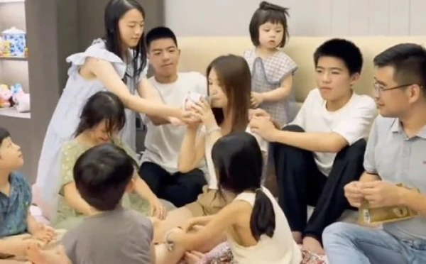 Zodiac Collection: Chinese Woman Plans to Have Children Under All 12 Signs