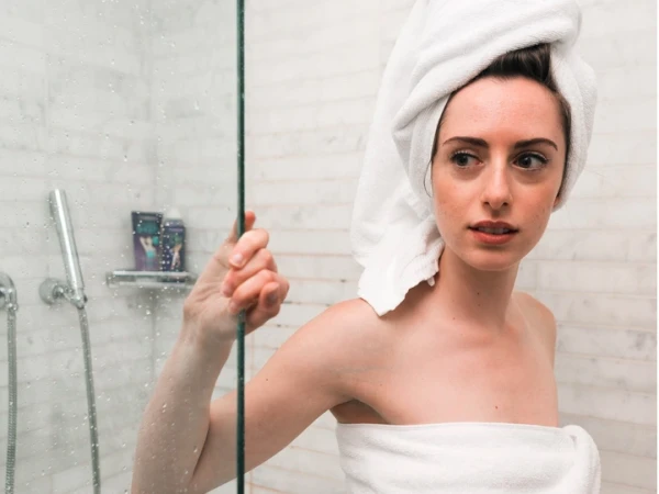 The doctor explained how to take a shower properly