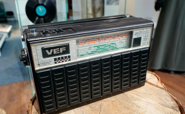 Владельцы винтажных приемников смогут узнать о начале Апокалипсиса.