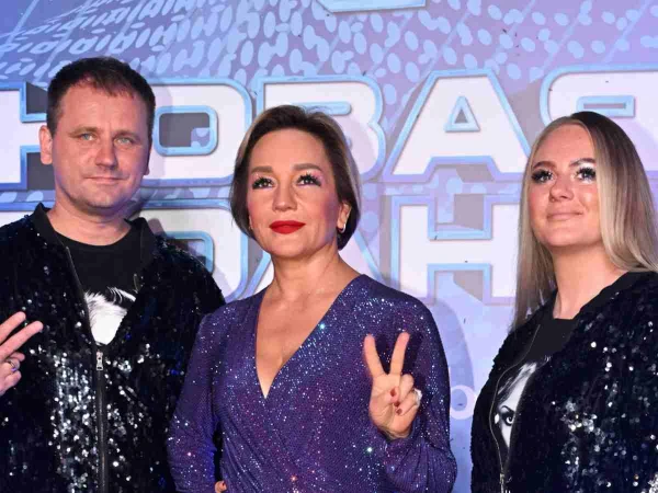 Татьяна Буланова со своими бывшими танцорами Максим и Аленой Алалыкиными.