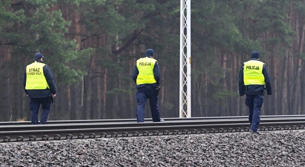Two Ukrainians blew up the railway in Poland – Prime Minister