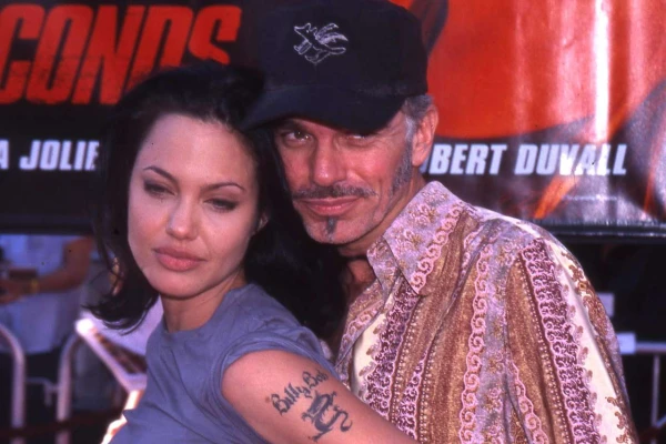 Миг их счастья был кратким.