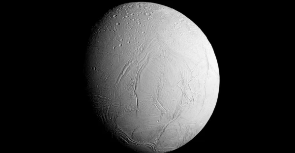 Supercomputer Helps Explain Strange Behavior of Saturn's Moon