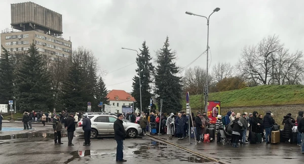 Journey from Estonia to Russia: euros are banned, but a sausage sandwich can be brought