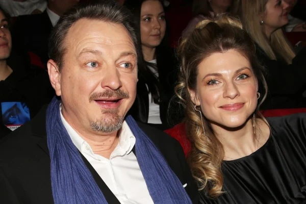 С новой супругой Настей.