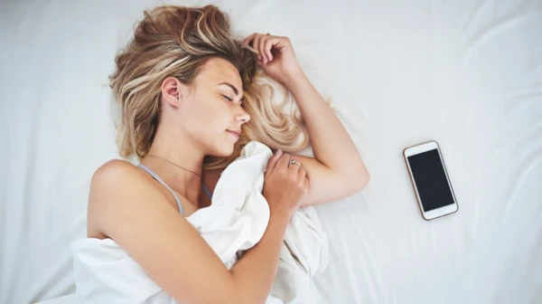 Healthy Sleep: 5 Things You Should Never Do in Bed