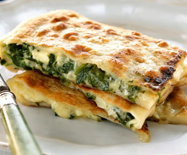 Easy Lavash Pie with Spinach and Cheese