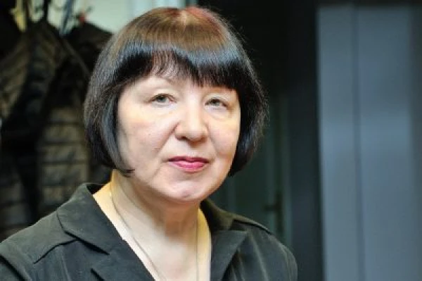 An oak is an oak, a Latvian is a Latvian. Liana Langa insists - a Russian cannot be a Latvian