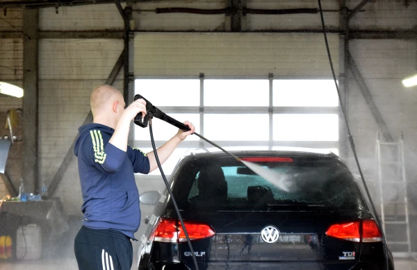 Riga City Council Department Seeks Car Wash Services
