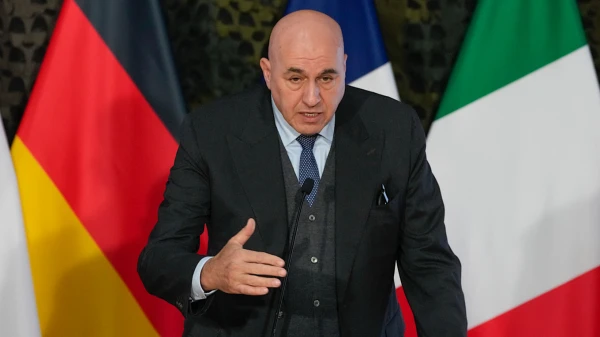 Синьор Кросетто бьет тревогу.