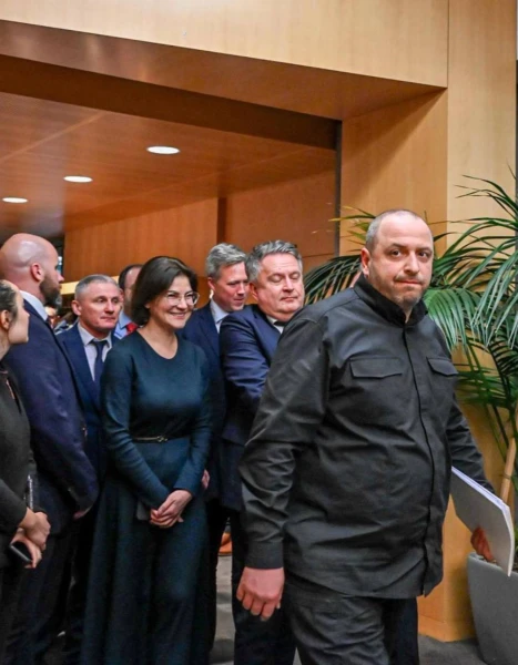 В Женеве премьерка Юлия Свириденко следовала за экс-министром обороны Рустемом Умеровым.