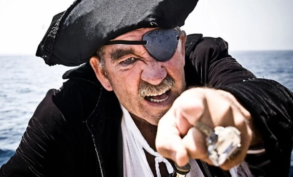 The History of the Eye Patch Worn by Pirates Has Received a Scientific Explanation