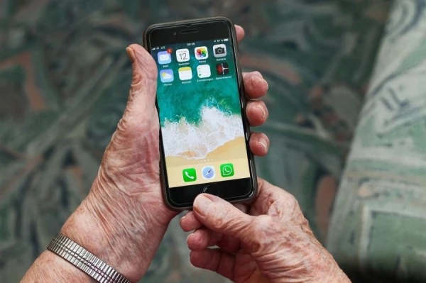 How to Protect Your Phone from Rapid Discharge in Frost, Expert Tips