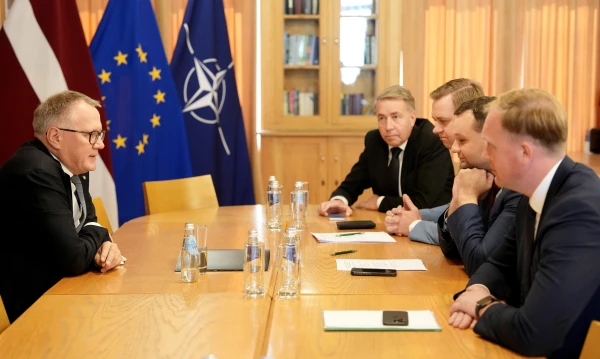 Stretching to the Budget. Partners Can No Longer Stand Each Other