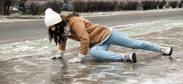 Falling Correctly: How to Avoid Fractures and Bruises on Ice