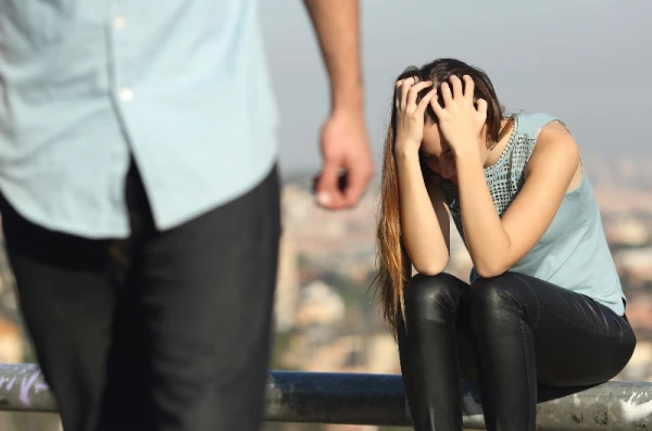 5 habits that hinder you from getting over a breakup