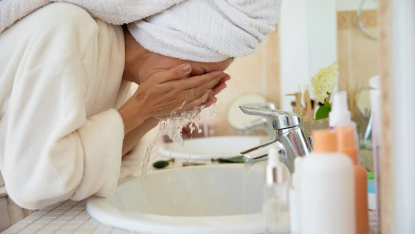How to Choose Water for Washing: Dermatologist's Tips