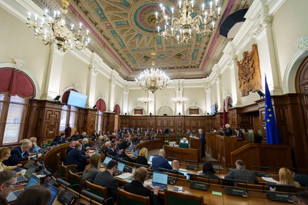 “Even hell must be reached”: Latvian minister defends bus routes to Russia