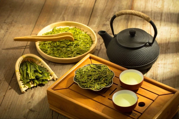 Why You Shouldn’t Overindulge in Green Tea: Main Health Risks