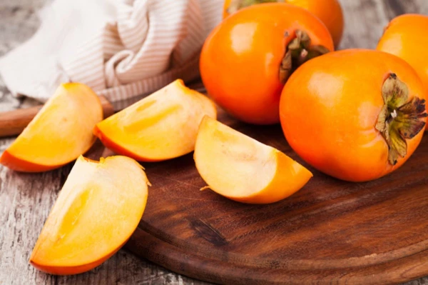Persimmon: Who Should Eat It and Who Should Not