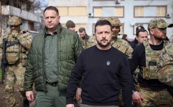 А.Ермак и В.Зеленский (справа).