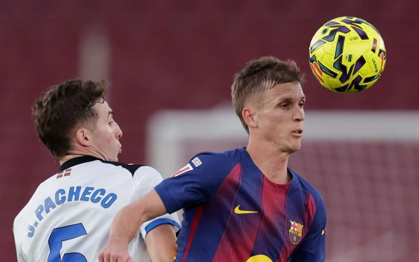 La Liga Championship. Barcelona, thanks to Olmo's brace, defeated Alaves, topping the La Liga table