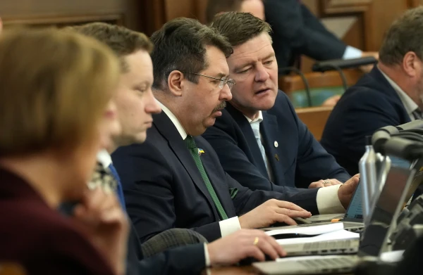 The Language of Communication with Students, the Report of the Minister of Foreign Affairs, and Budget Transparency. What Will the Saeima Discuss?