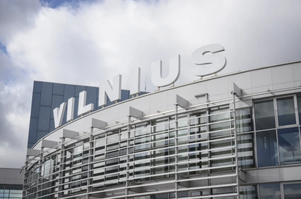 Air traffic resumed at Vilnius Airport after being suspended due to smuggled balloons