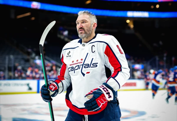 NHL. Alexander Ovechkin Extends Scoring Streak