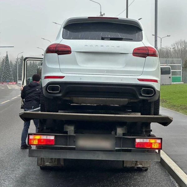 In Russia, hundreds of Porsches suddenly turned into 'bricks'