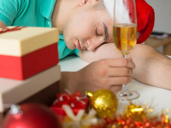 How to Resist the Temptation of Another Drink During the Holidays — 8 Simple Tips