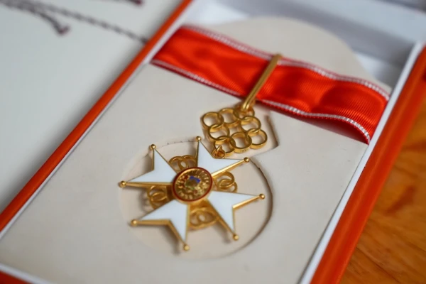 The entrepreneur convicted of fraud with EU funds has had his Third Class Cross of Recognition revoked