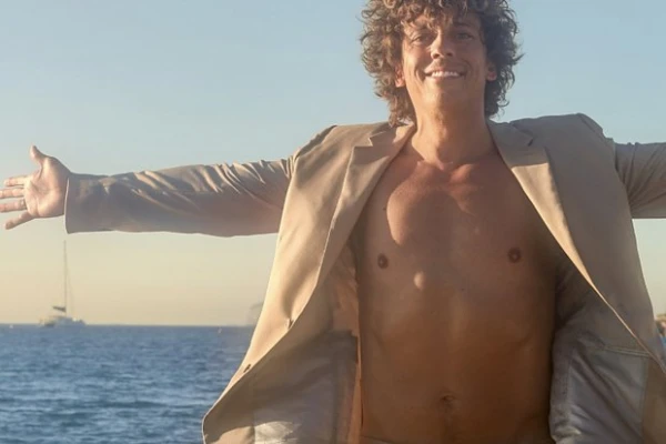 Максим Александрович в хорошей форме.