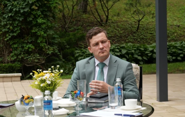 Chairman of the Central Election Commission Zviedris declared an apartment and two cars. What else does he have?