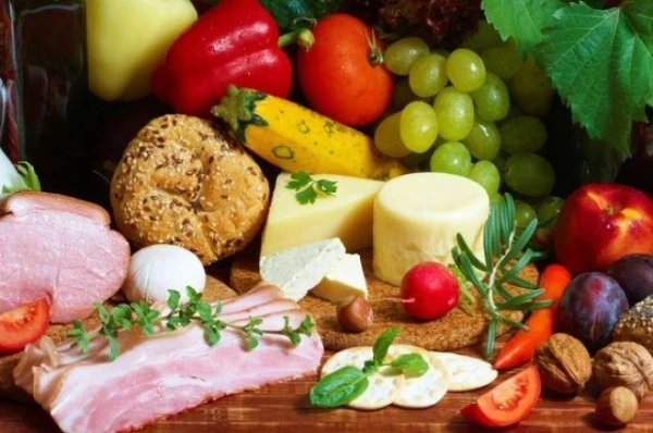 Rice for Calmness, Tomato for Energy: How Food Color Affects Us