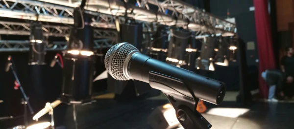 Radio microphones and other devices will be usable without frequency permits