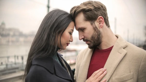 Prompts for ChatGPT That Will Help Couples Reconnect