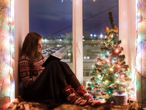 Home Alone on New Year's Eve Is Not a Sentence: How to Spend the Night with Benefit and Pleasure