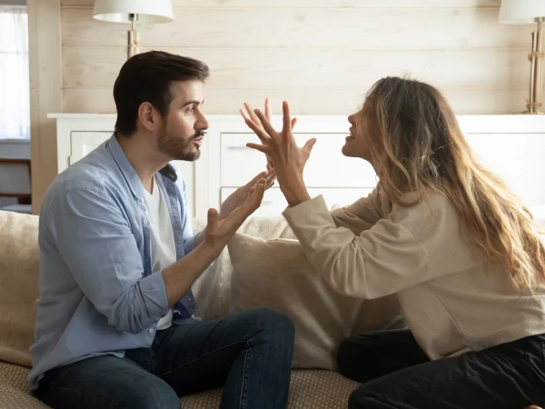 Toxic Phrases That Destroy Even Strong Relationships (Checklist)