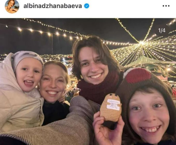 Альбина с любимыми детками.