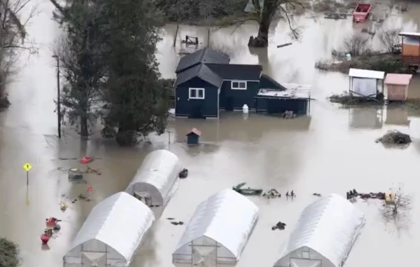 Thousands Evacuated in Washington State Due to Flooding