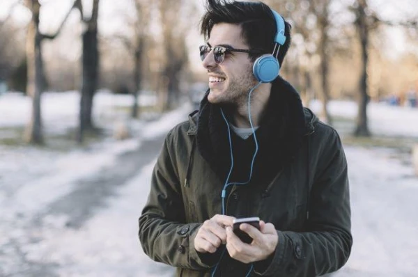 Ukrainians Want to Ban Listening to Russian Artists