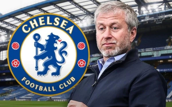 Former Chelsea midfielder revealed how Roman Abramovich rewarded the best players of the season