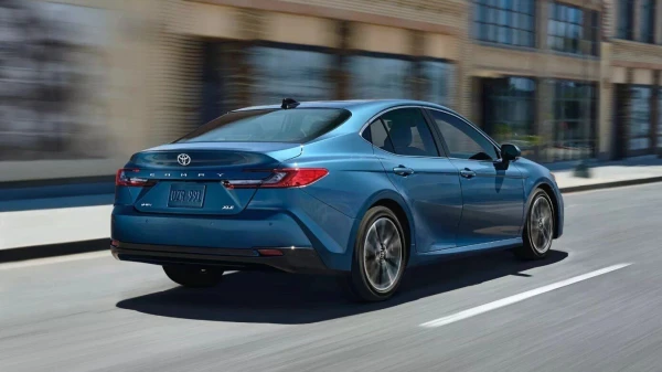 По городам и весям Америки катят миллионы японских авто.