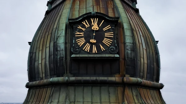 Livonian, Armenian, German: The Old Clock Still Ticks