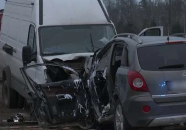 As a result of a head-on collision between two cars, one person died