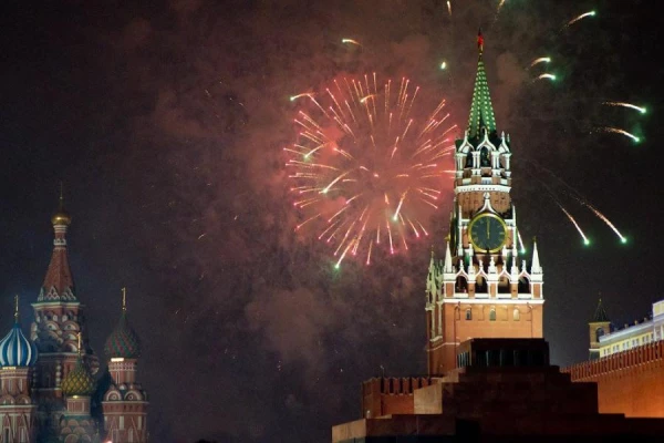 In Riga, the launch of fireworks has been banned immediately after the Kremlin clock strikes. During the day, shooting rockets is allowed