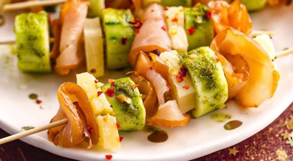 Chicken Skewers with Pineapple and Cucumber: A Simple, Quick, and Delicious Recipe