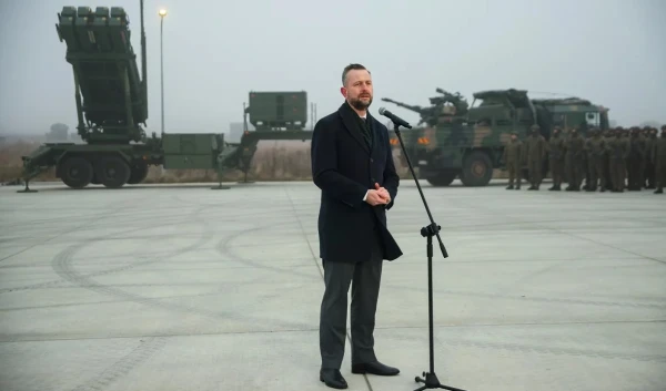 Министр обороны выступил на фоне новейших вооружений.