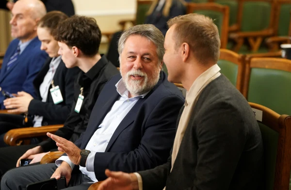 Documentary Filmmaker Mansky Granted Citizenship for Special Merits to Latvia